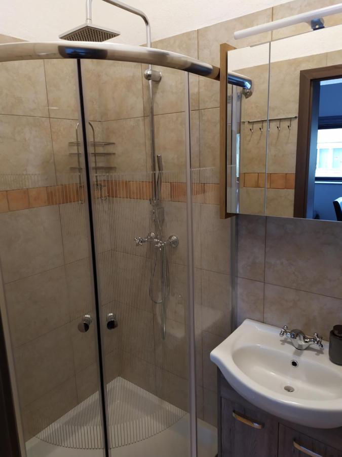 Gostilna Ulcar Hotel Ig Exterior photo