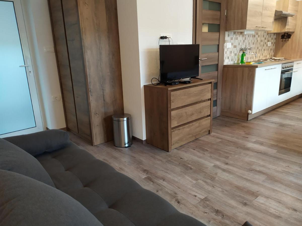 Gostilna Ulcar Hotel Ig Exterior photo