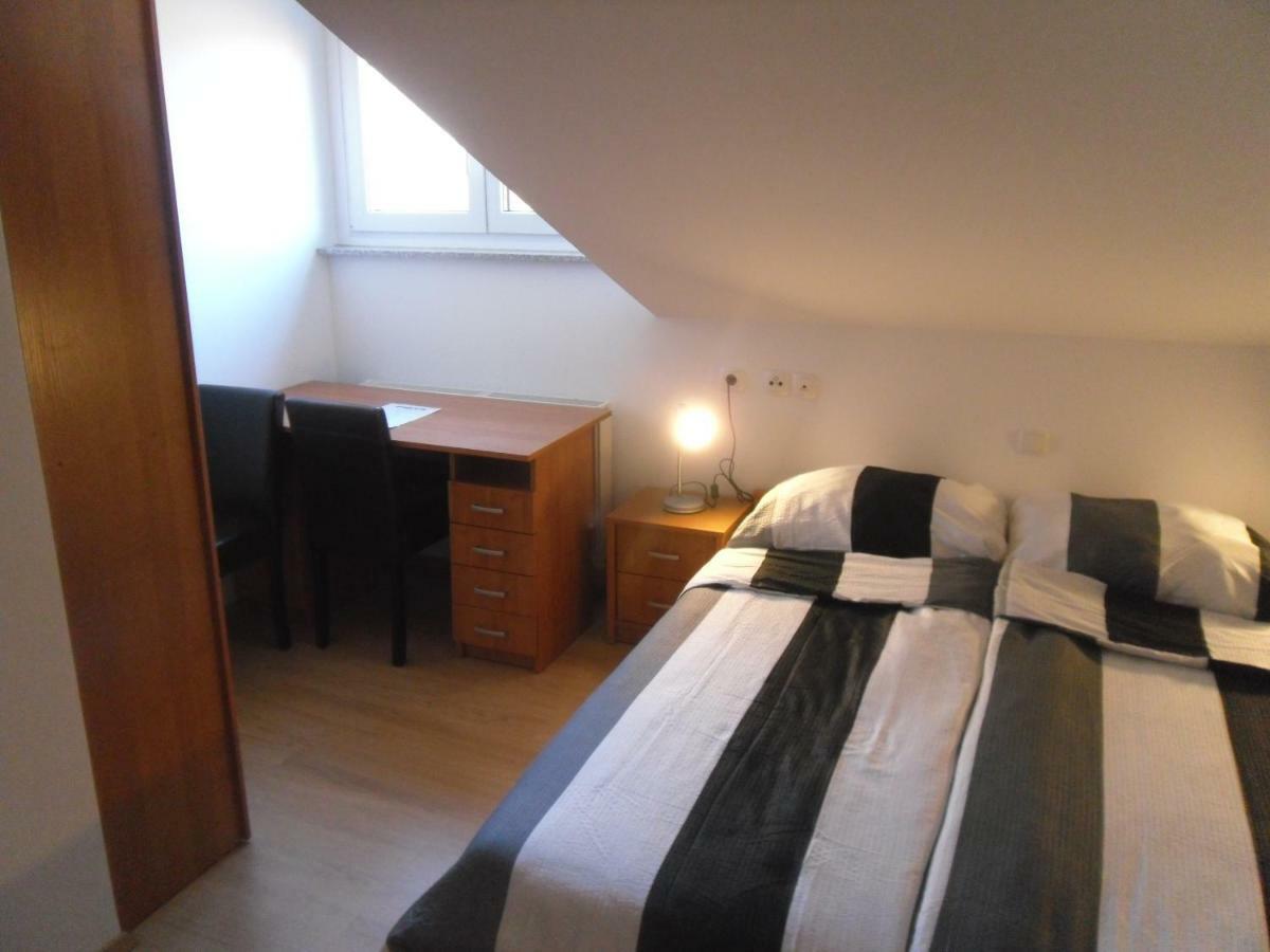 Gostilna Ulcar Hotel Ig Exterior photo
