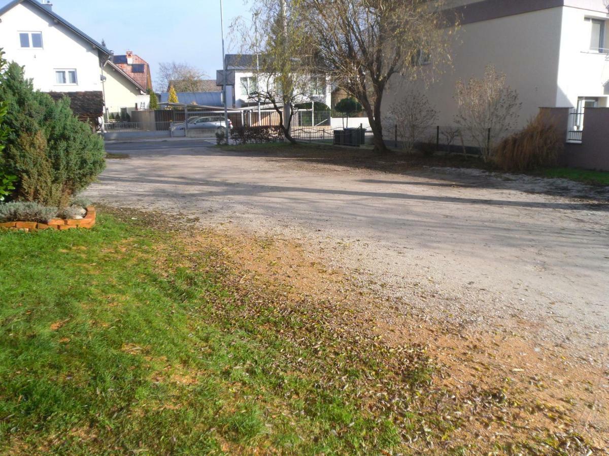 Gostilna Ulcar Hotel Ig Exterior photo